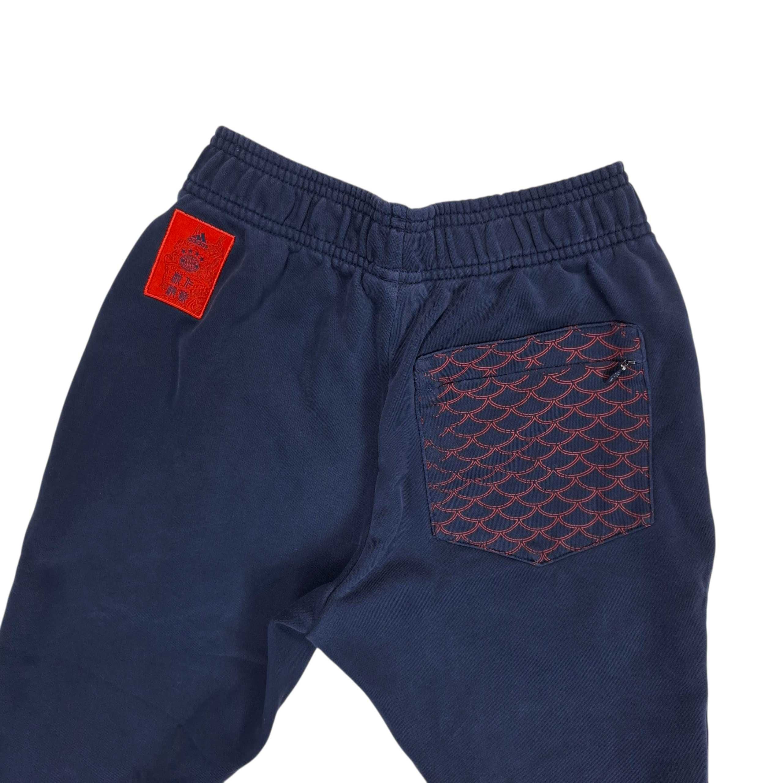Adidas Fc Bayern Monachium spodnie dresowe męskie XS sportowe dresy