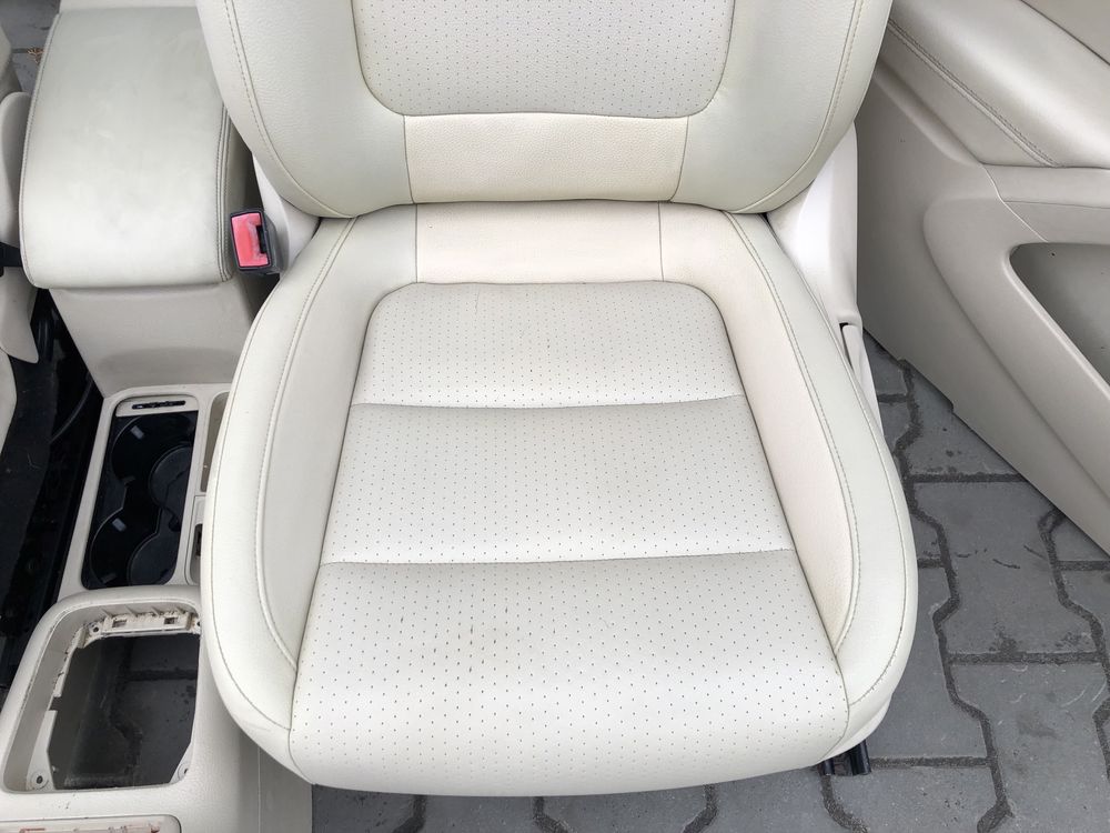 Салон сидіння шкіряні сиденья VW Tiguan 5N0