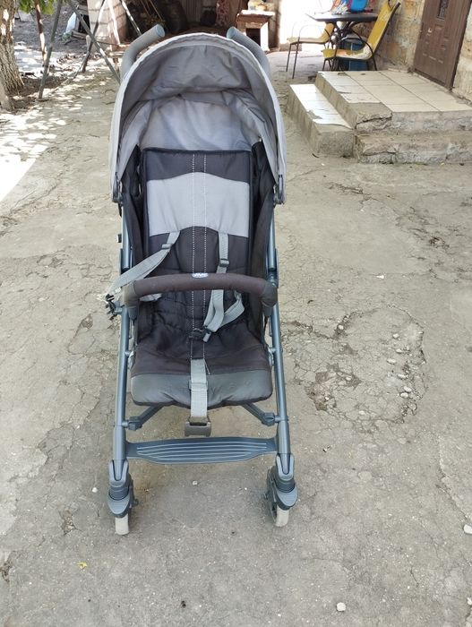 Прогулянкова коляска chicco