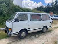 Toyota Hiace 1986 com motor avariado