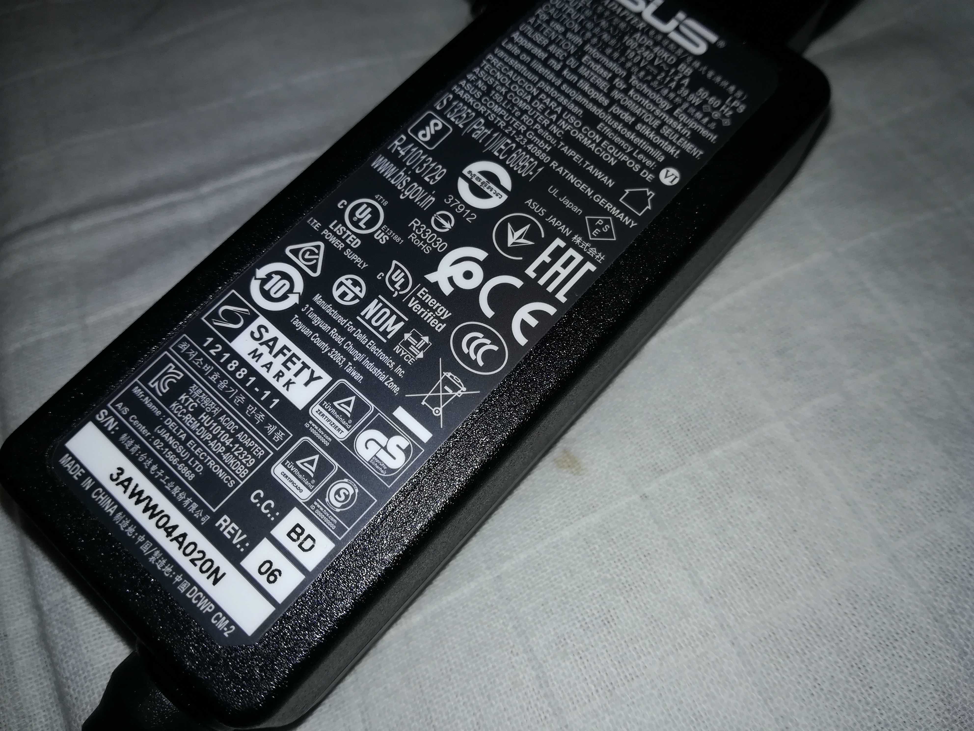 carregador asus ac/dc adapter model: adp-40kd (para computador)