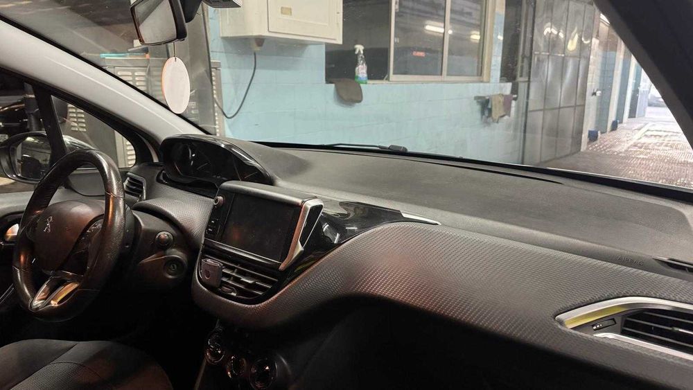 Peugeot 208 1.6 TDI Blue HDi Style Branco