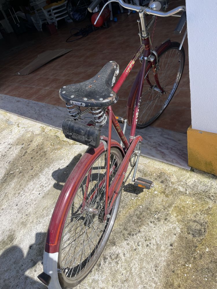 Bicicleta ye ye muito antiga