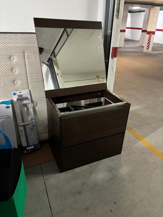 Armário para casa de banho e espelho