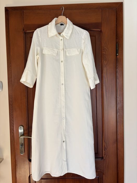 Długa kremowa koszulowa sukienka