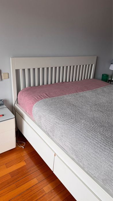 Estrutura cama com arrumacao ikea IDANÄS 160x200 bom estado