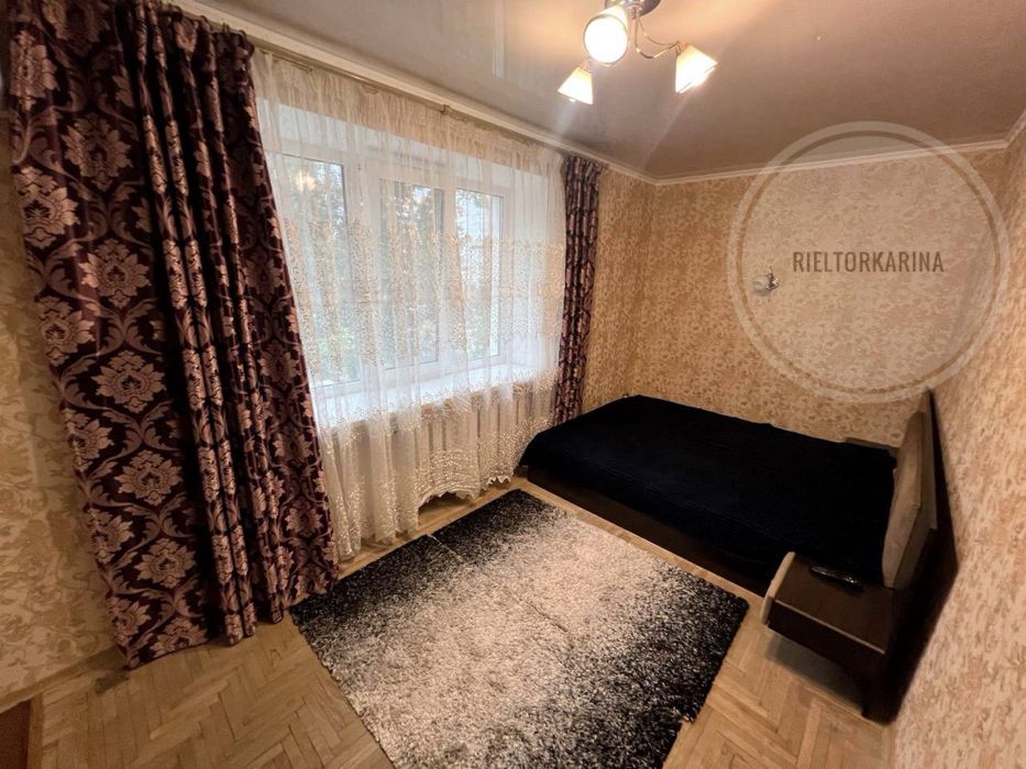 Космонавтів/зуп. Рассвет Продаж 2к квартири на 3 поверсі з 3