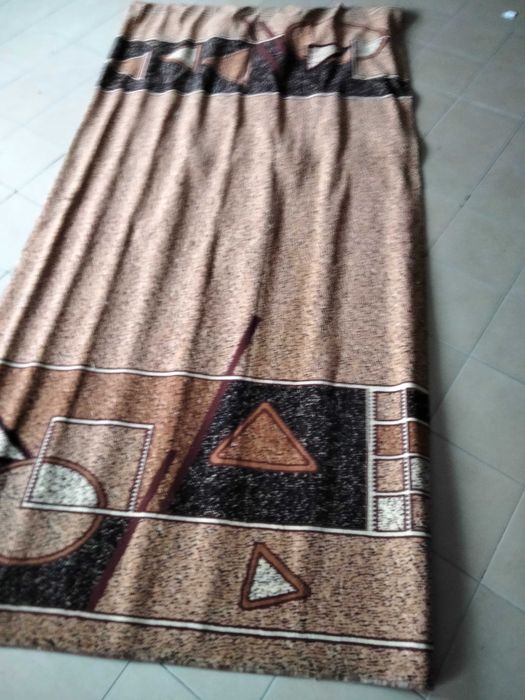 Продаю ковры и остатки коврового покрытия со склада магазина