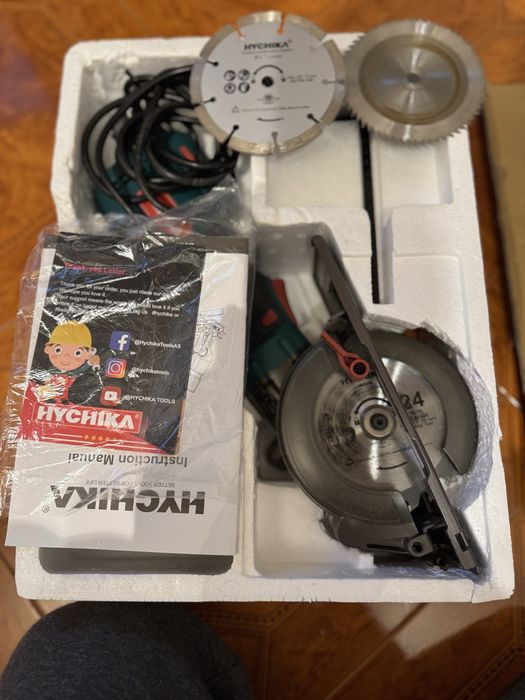 Mini serra circular eletrica 750W 3500RPM - USADA EM MUITO BOM ESTADO