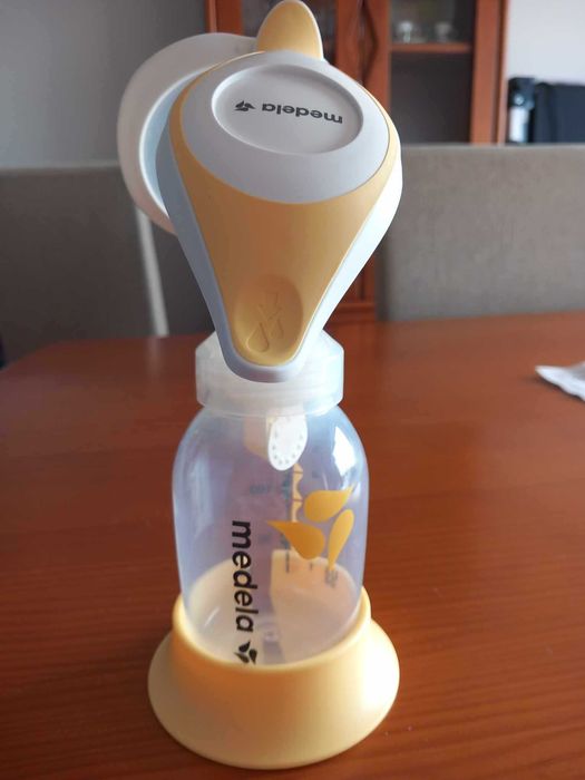 Máquina manual de extrair leite da Medela