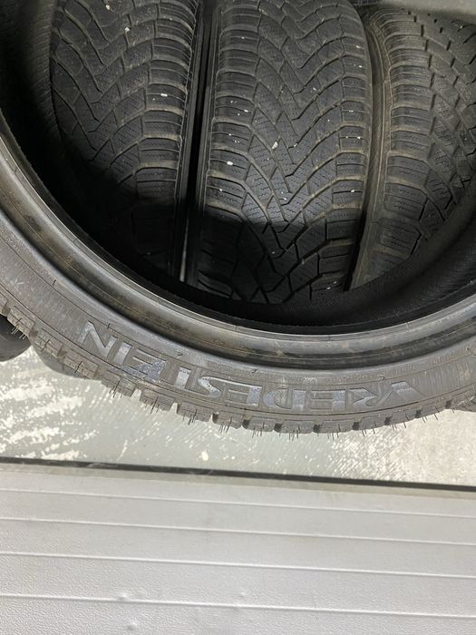 2x opony wielosezonowe VREDESTEIN 225/40 R18 XL