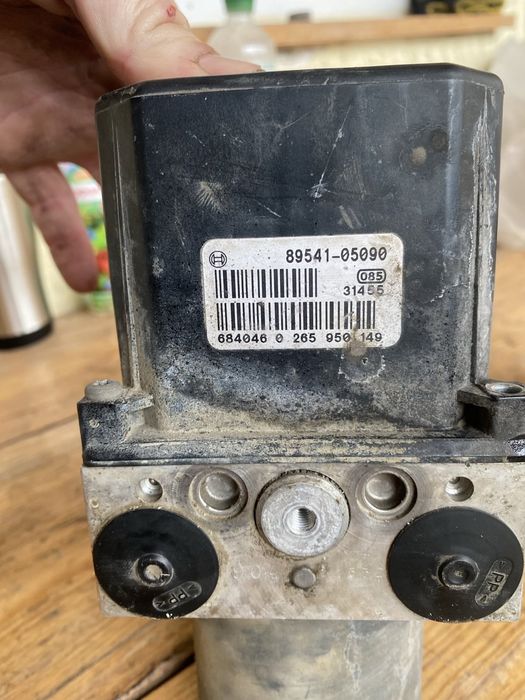 Блок ABS toyota avensis