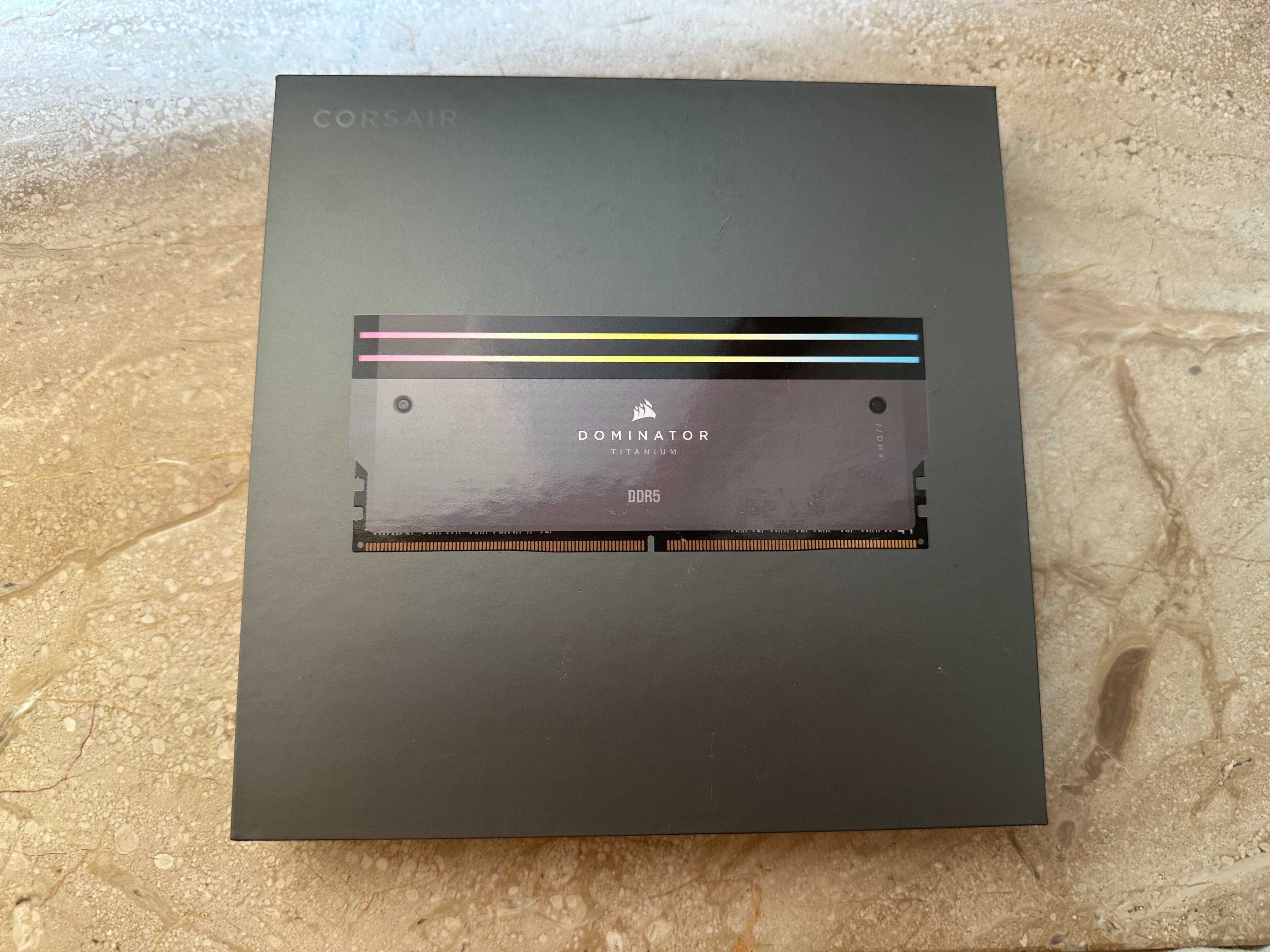 Pamięć RAM Corsair Dominator Titanium RGB, DDR5, 64 GB, 6000MHz