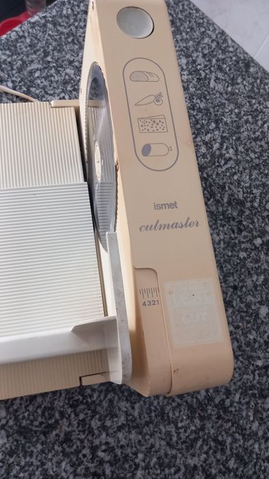 Maquina cortar fiambre  , queijo , mortandela ,