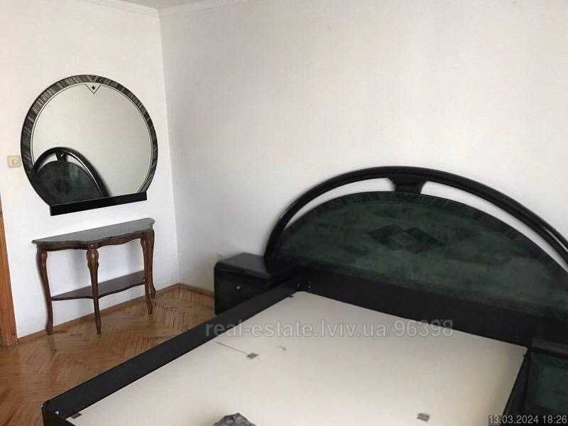 Продаж 4-х кімнатної квартири