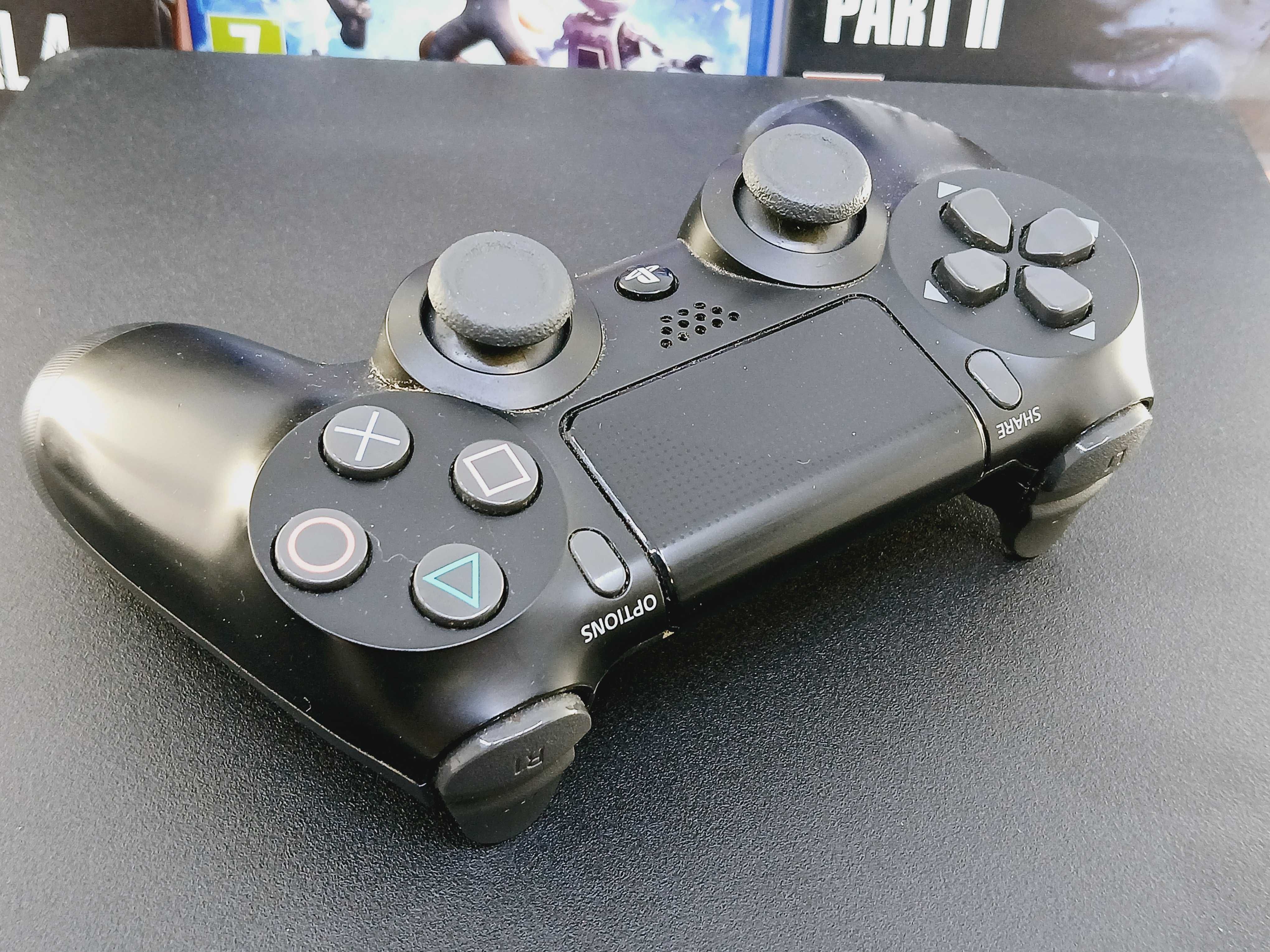 Konsola ps4 slim 1tb + pad + 4 gry