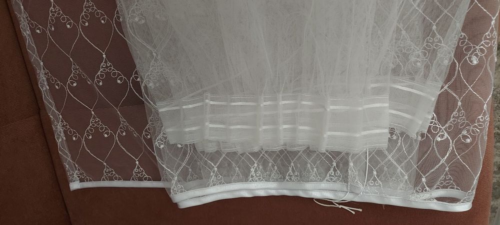 Firanka biala wyszywana