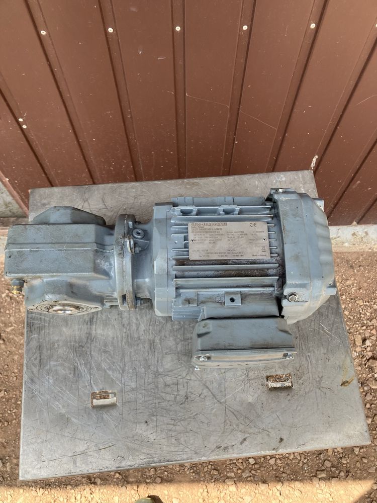 Motoreduktor 0,75 kw 114 obroty na min