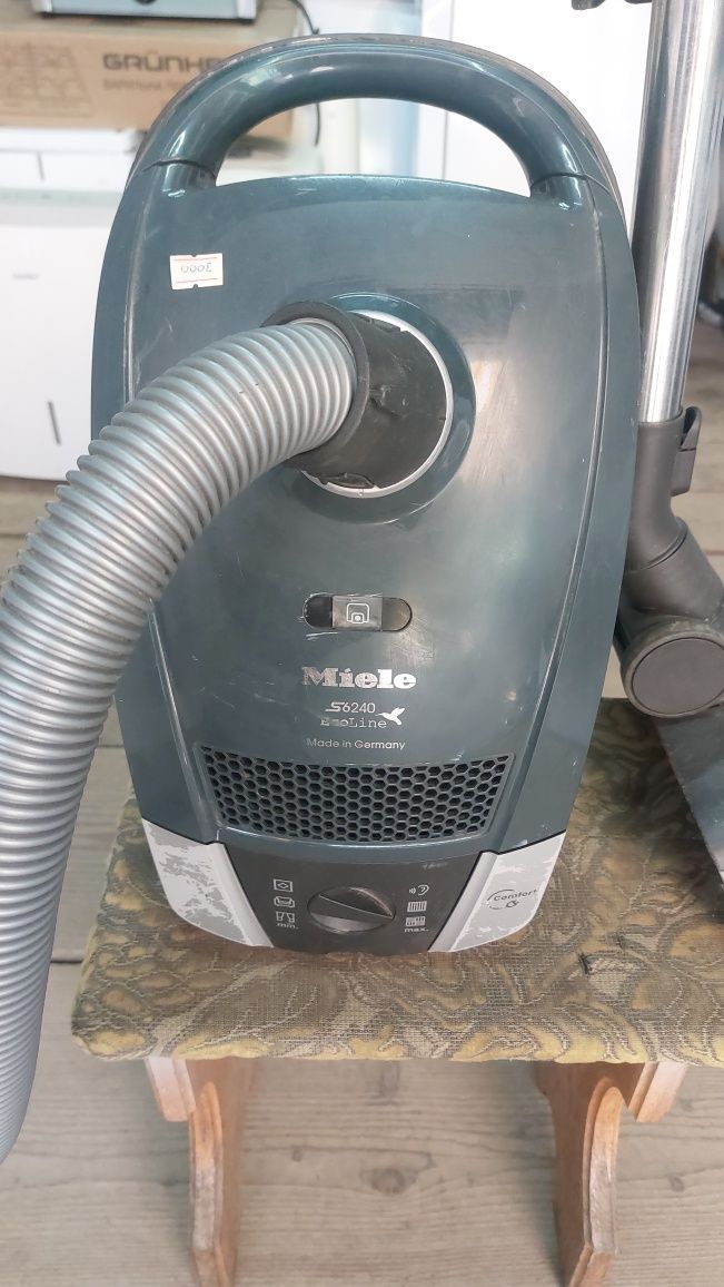Порохотяг пилосос Miele S6240