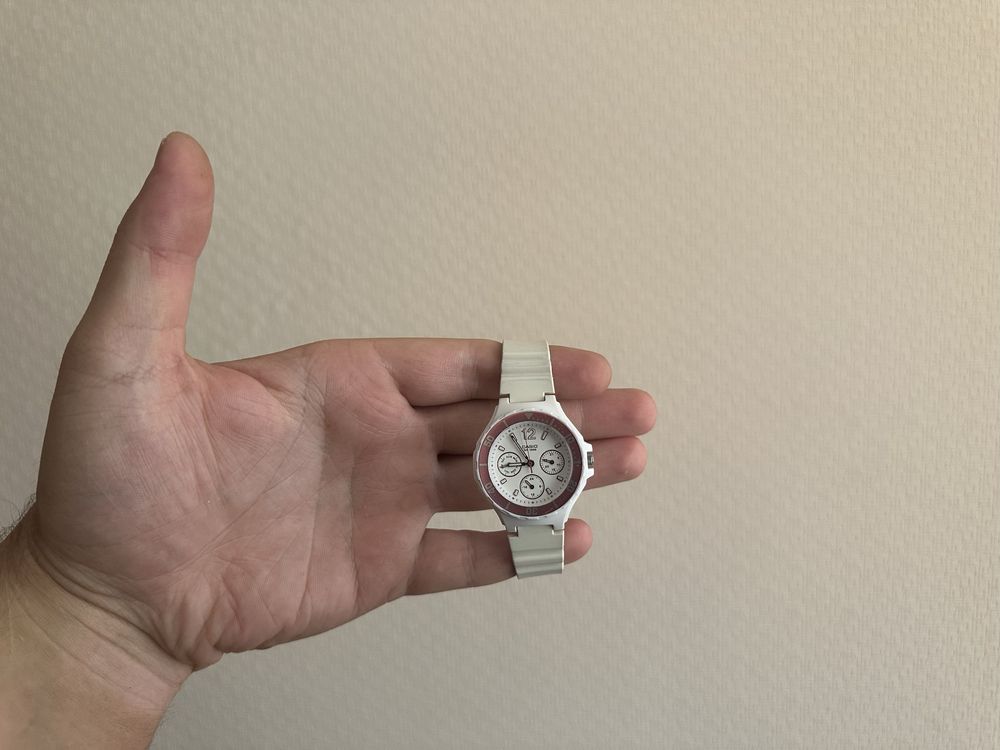 Наручний годинник для дівчини Casio Lrw-250 подарунок