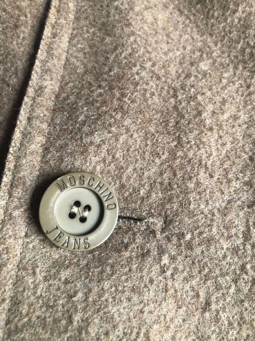 Casaco marca MOSCHINO