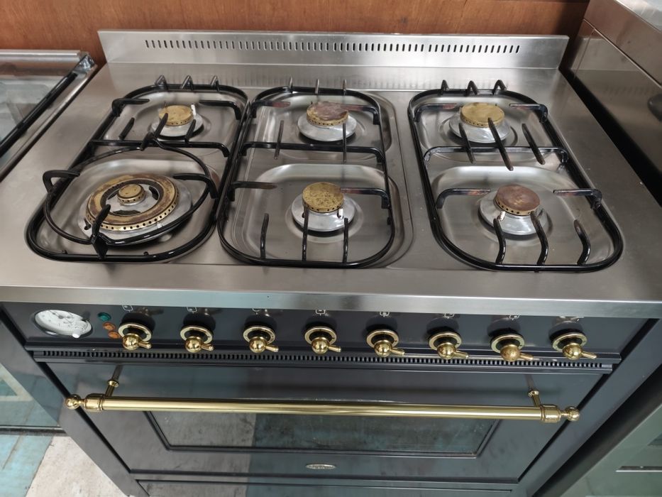 Професійна газова плита на 6 камфорок