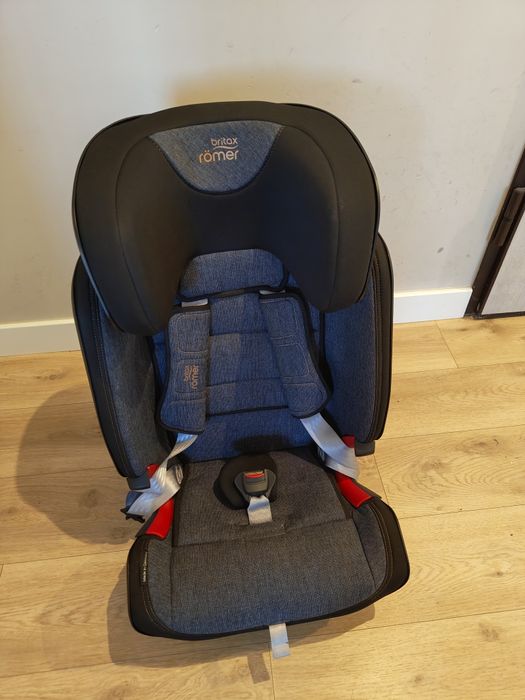 Fotelik samochodowy Britax Römer Advansafix IV R  9-36 kg