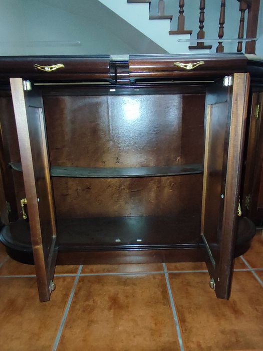 Móvel para hall de entrada com espelho