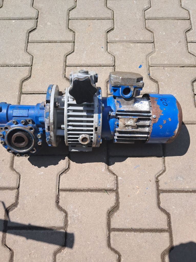 Okazja motoreduktor 0.55kw z regulacją obrotów od 11 do 60obr