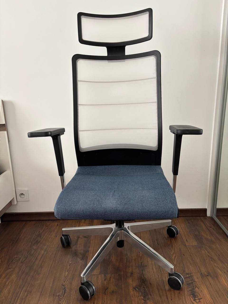 Krzesło ergonomiczne - Interstuhl Airpad 3C72