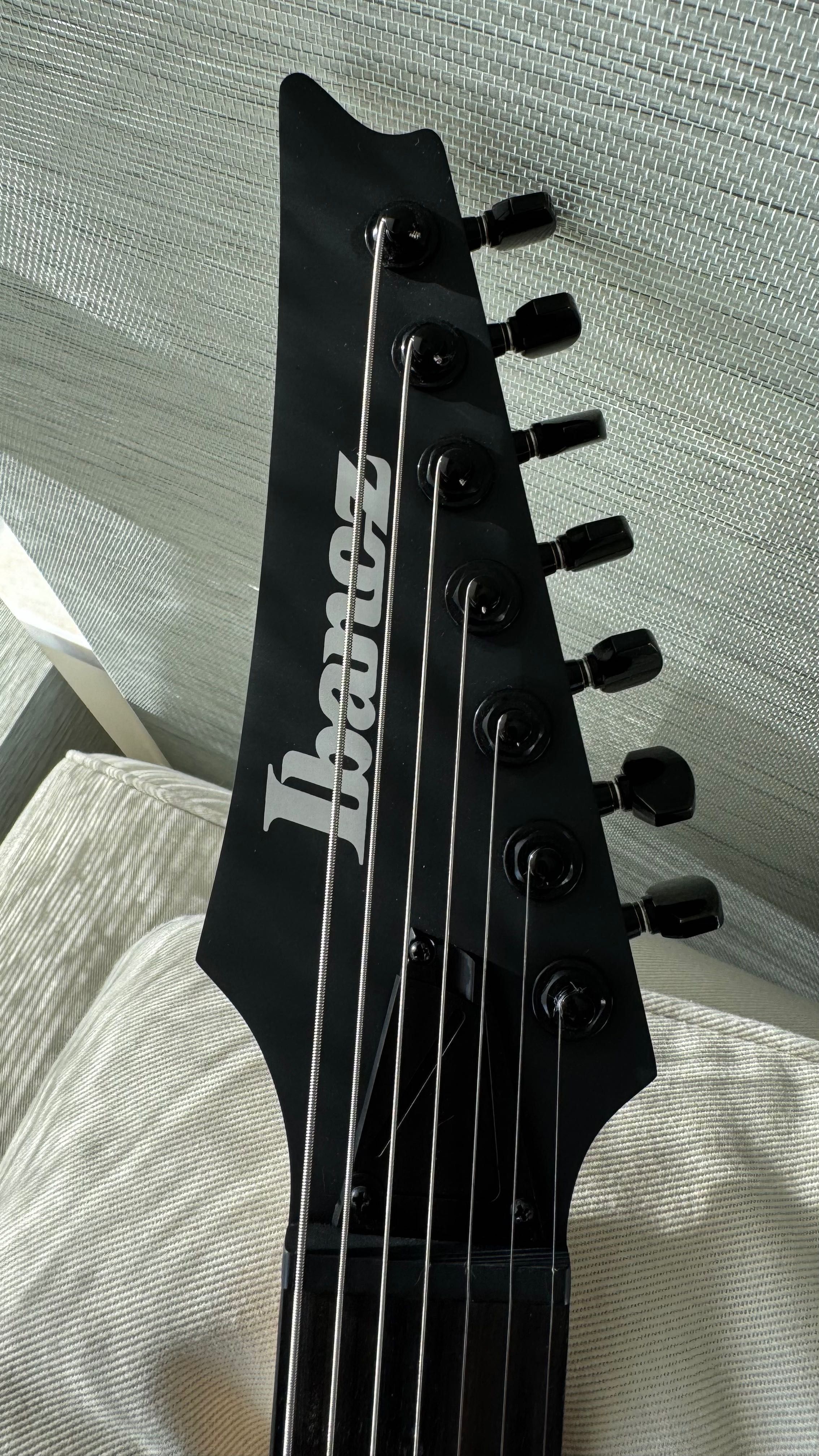 Guitarra Ibanez RGIXL7-BKF