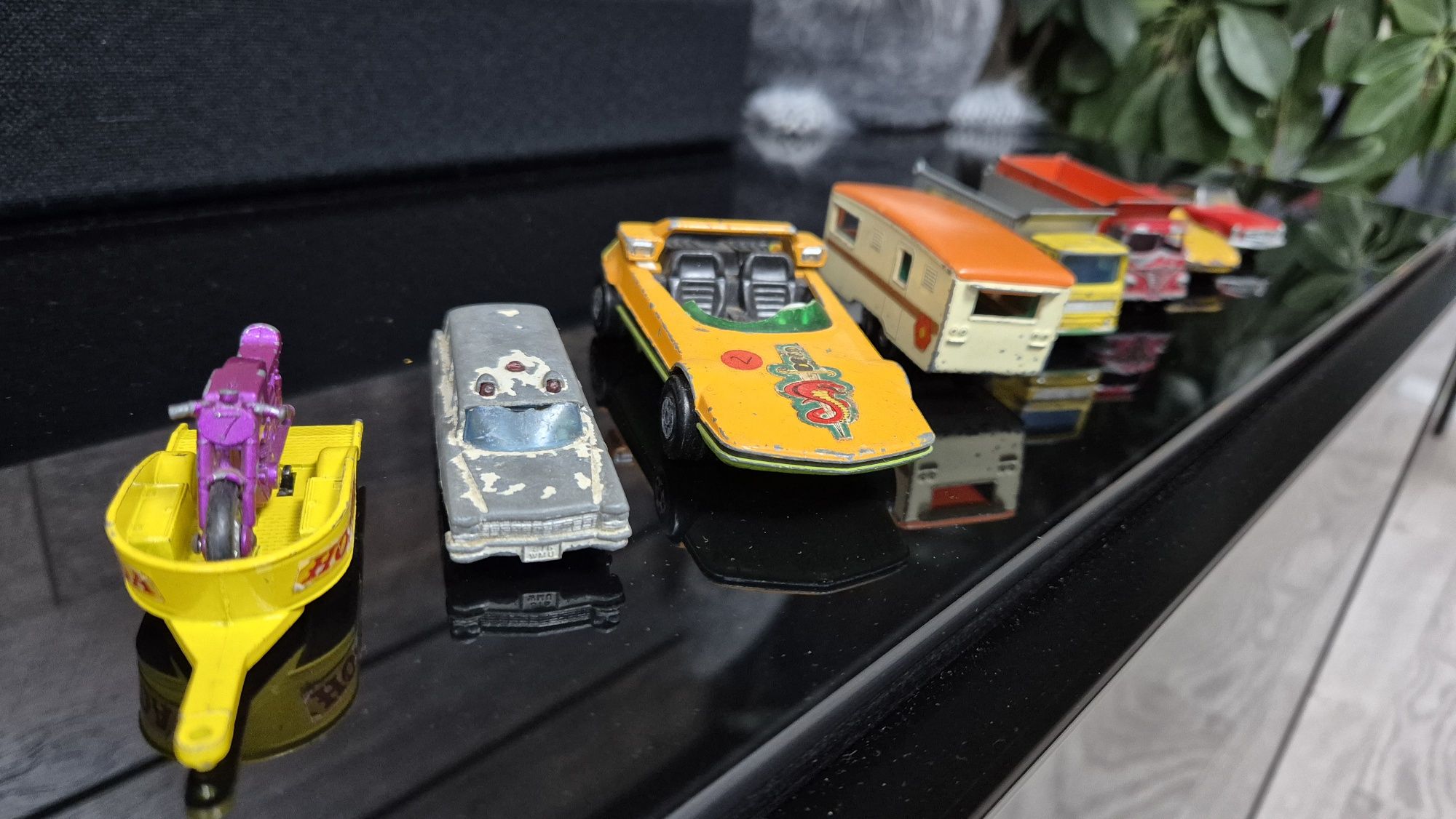 Stare resoraki matchbox.
