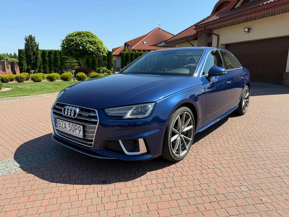 Audi A4 Limousine Audi A4 B9 S-LINE interior FELGI RS