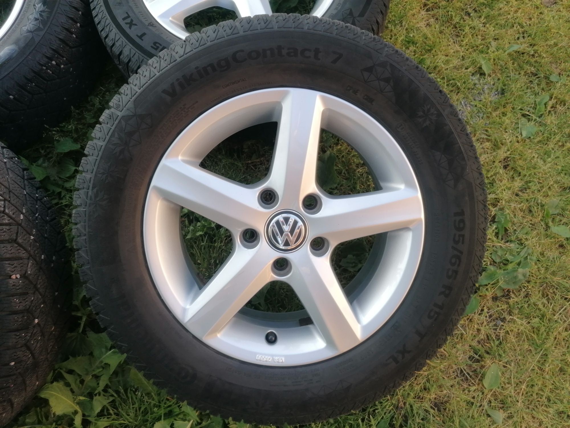 Диски Volkswagen R15 5x112 5G0071495 гума зимова