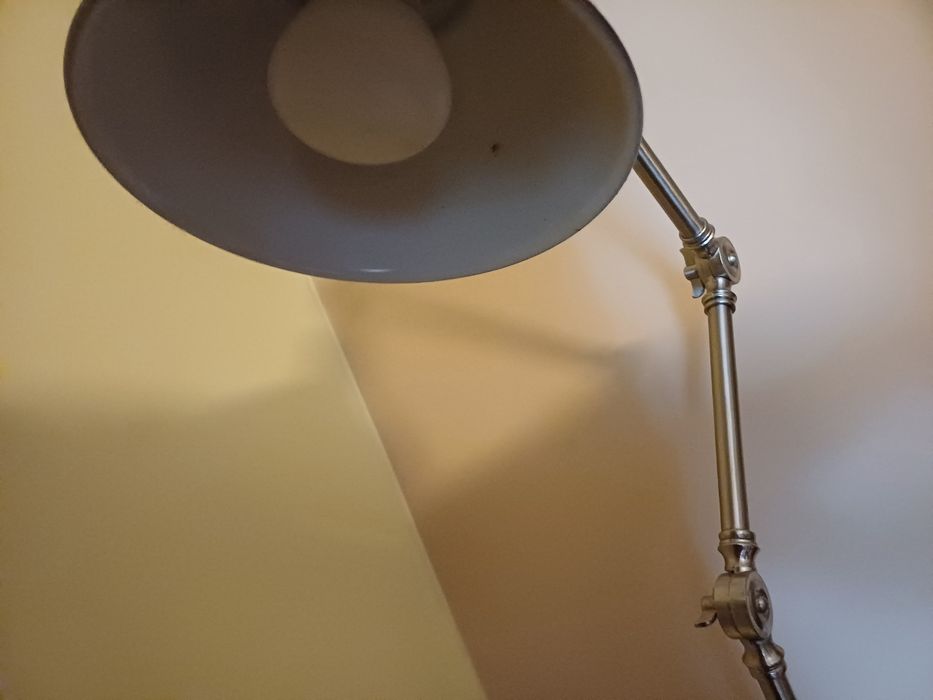 Lampy podłogowe  masywne