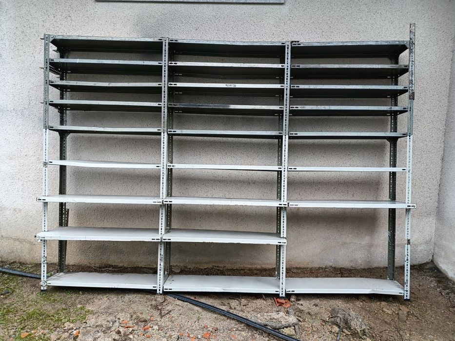 Estante metálica resistente , medidas em foto no anúncio