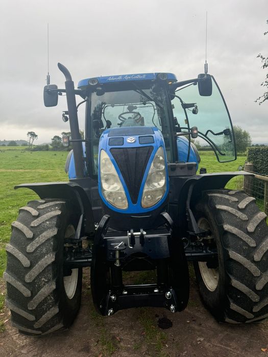 Przedni podnosnik tuz New holland
