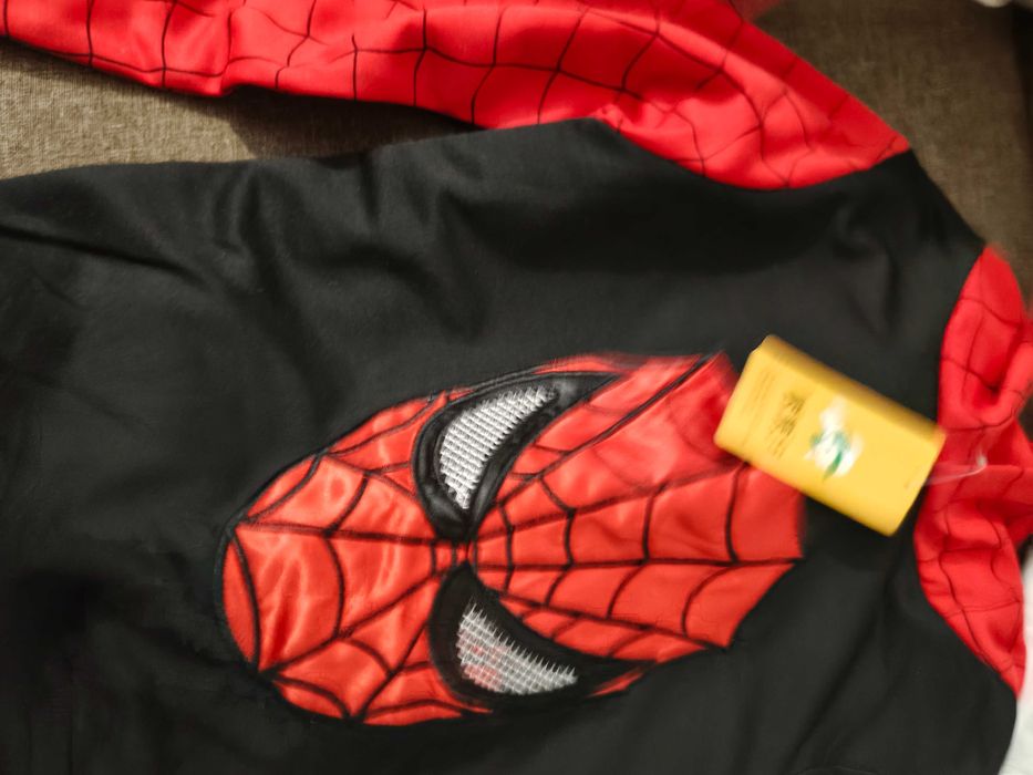 Stylowy kostium Spider-Mana dla chłopca