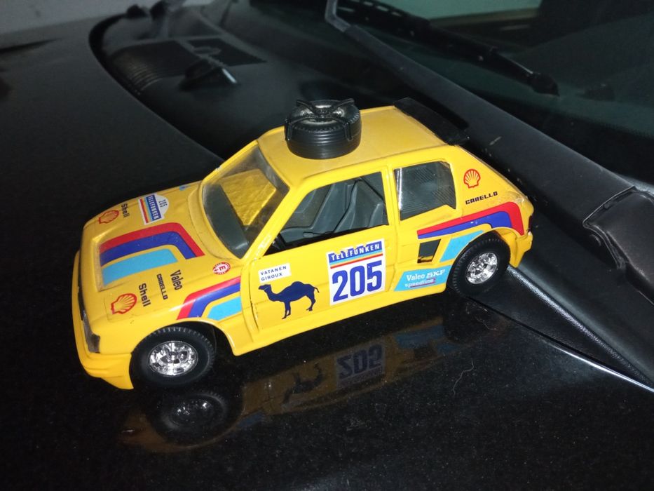 Peugeot 205 1/25