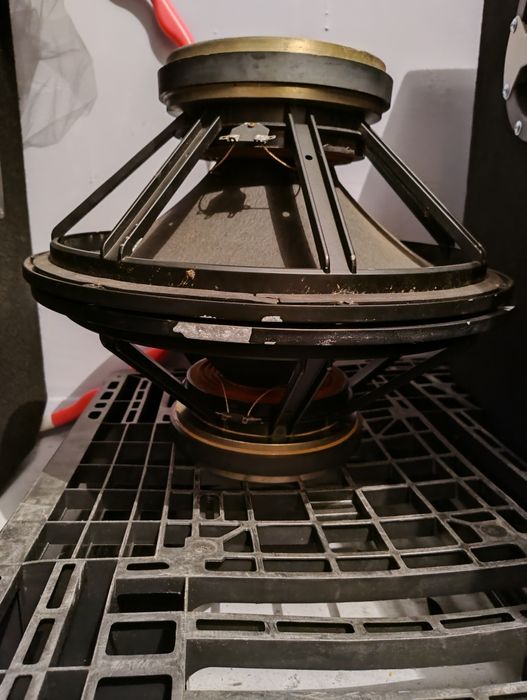 Subbasy subwoofer wharfedale 18" estradowe