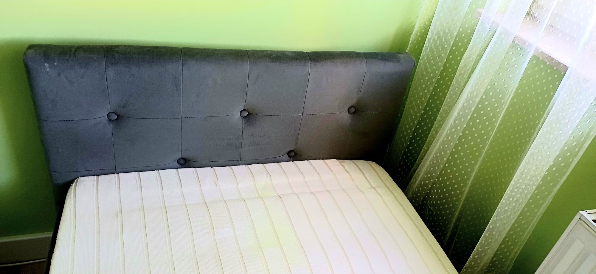 Łóżko tapicerowane szare otwierane 100x200 cm z materacem