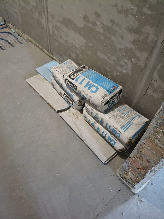 Продам клей Ceresit CM 11  5 мішків