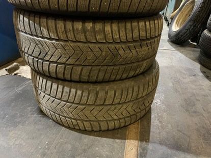 Продам зимнюю резину R20 разноширокие