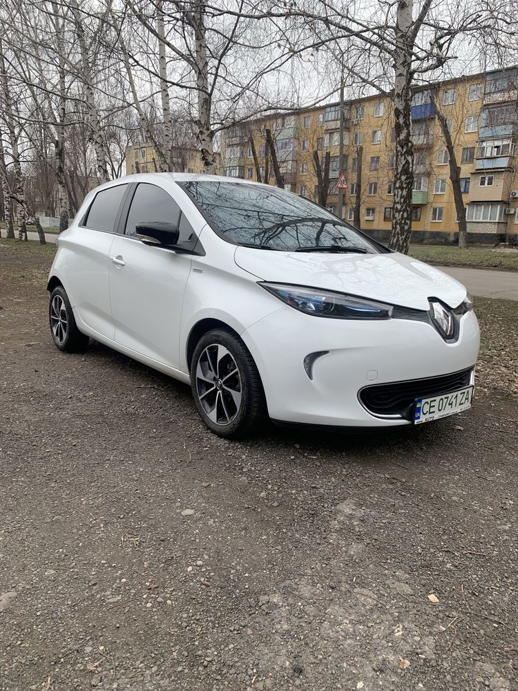 Renault zoe 2017         .