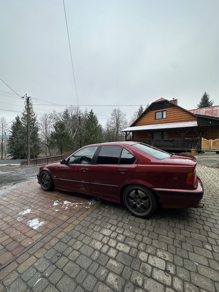 BMW e36 sedan, bez rdzy, swietny stan