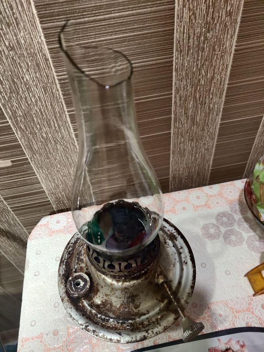 Продаю лампу керосиновую.