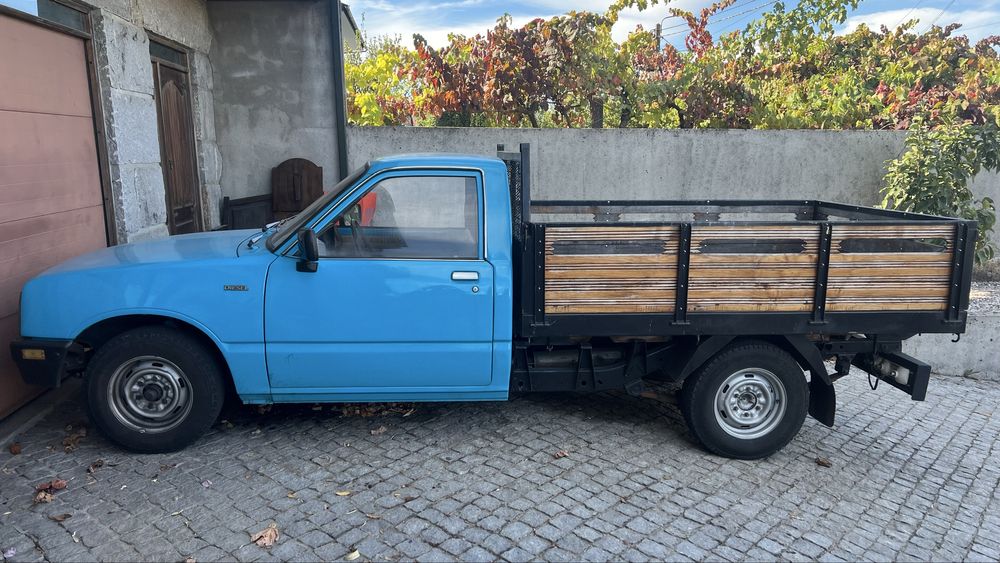 Isuzu  kbd26  como nova