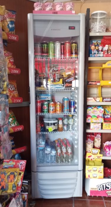 Vende se Quiosque "Student’s Place" em localização estratégica!