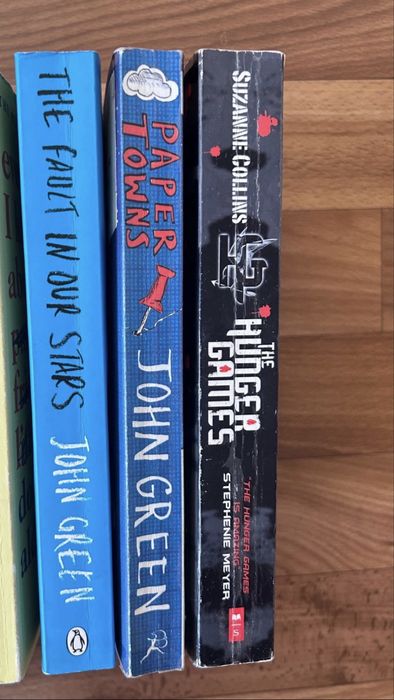 Книга Paper Towns. Джон Грін