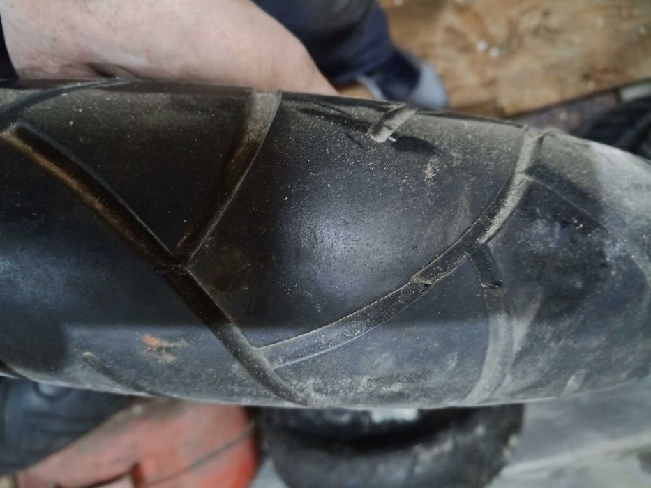 Покришка скутерна 110/90/13 Michelin. Стан нової. 8 мм